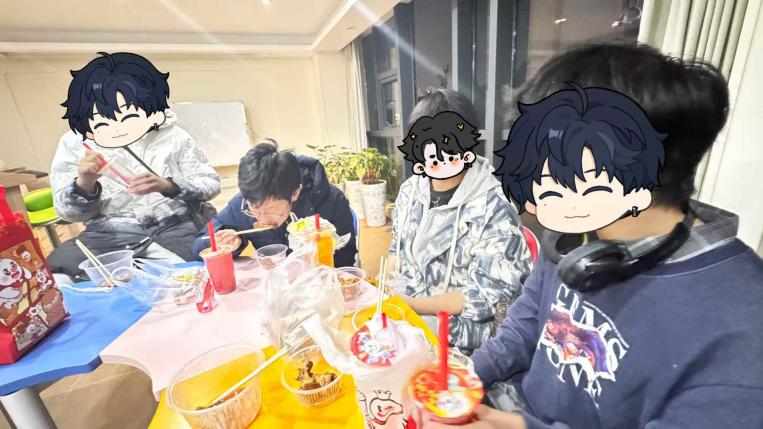 笑声洒满归程的车厢记录图片