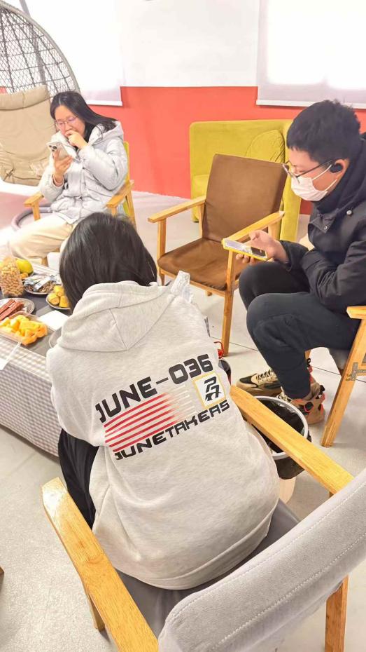 “孩子不上学的背后,不只是‘不想去’”记录图片